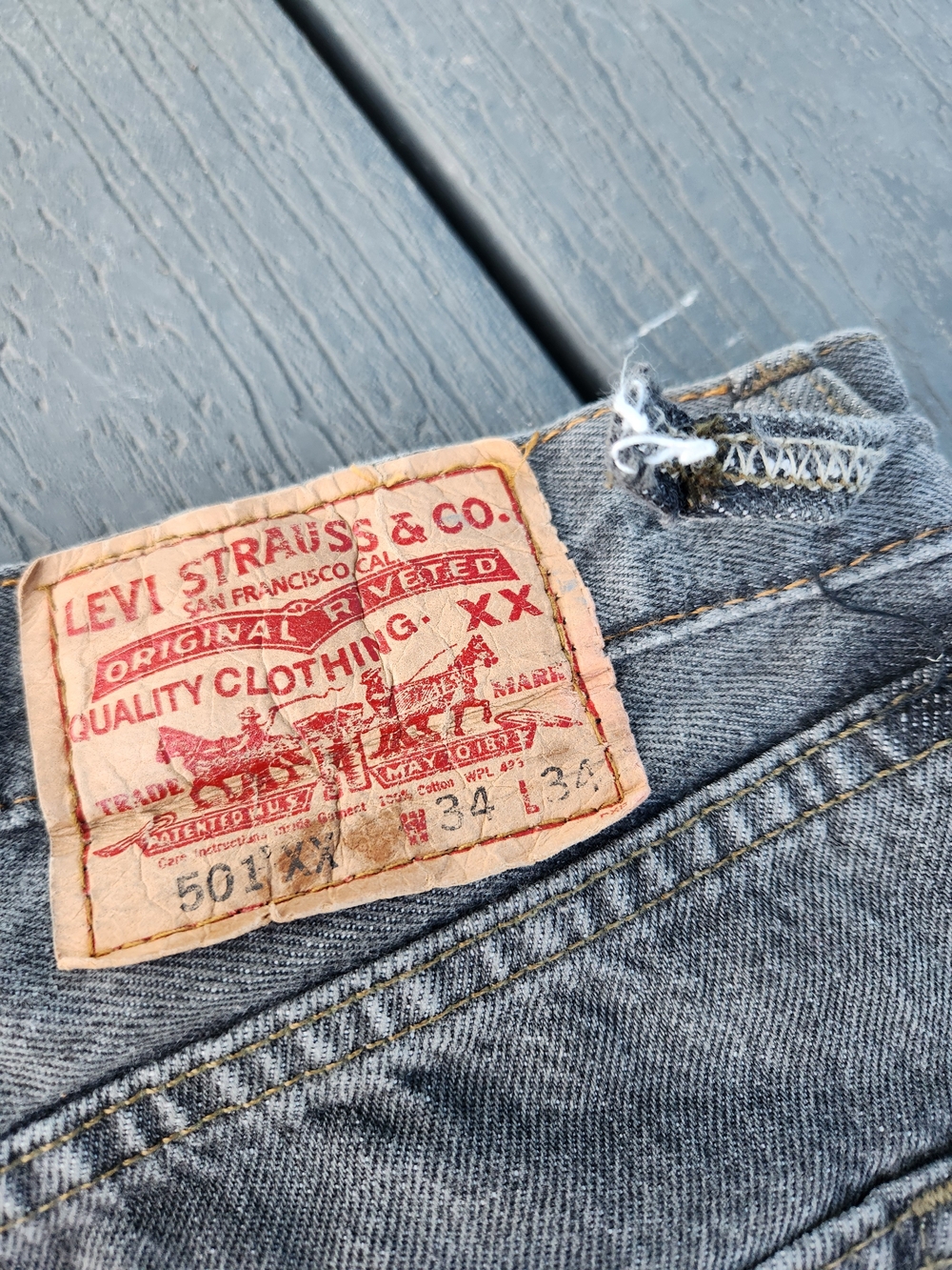 Levi's Black Denim Frayed Hem Mini Skirt - Picture 3 of 8